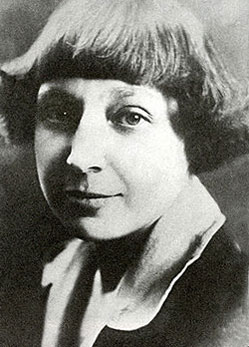 Марина Цветаева - русский поэт, прозаик, переводчик, одна из крупнейших русских поэтесс XX века.